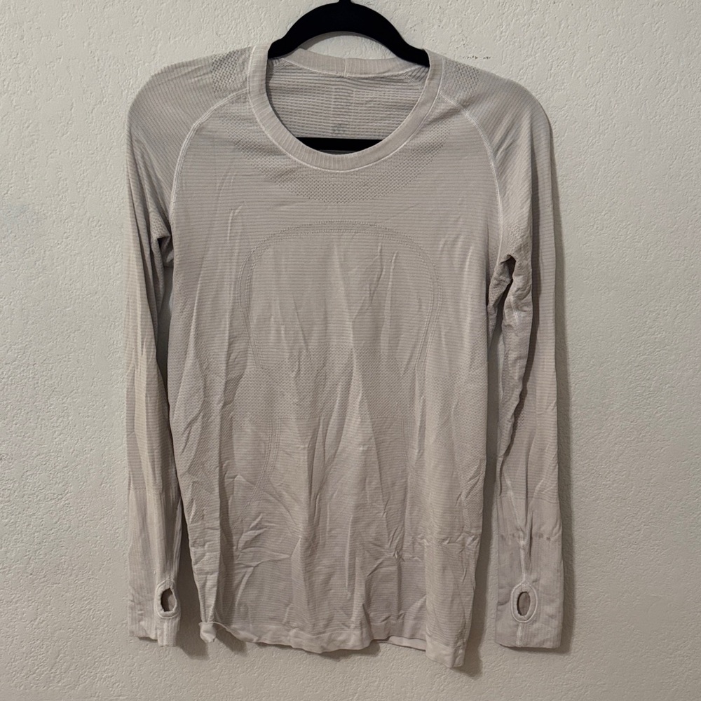 lululemon athletica Light Gray Long Sleeve Crew with Thumbholes